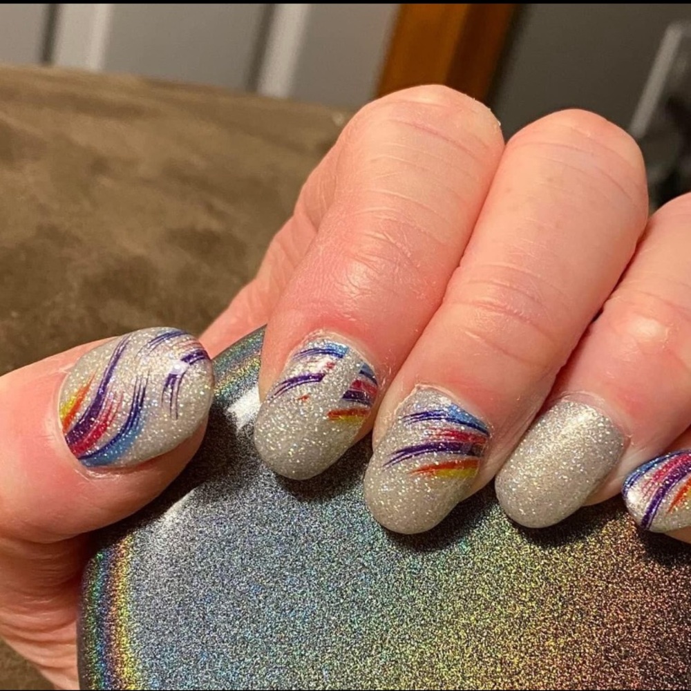 *Exclusive* Color Street: Pave the Way | Silver Rainbow Swish Art Glitter - Picture 11 of 12